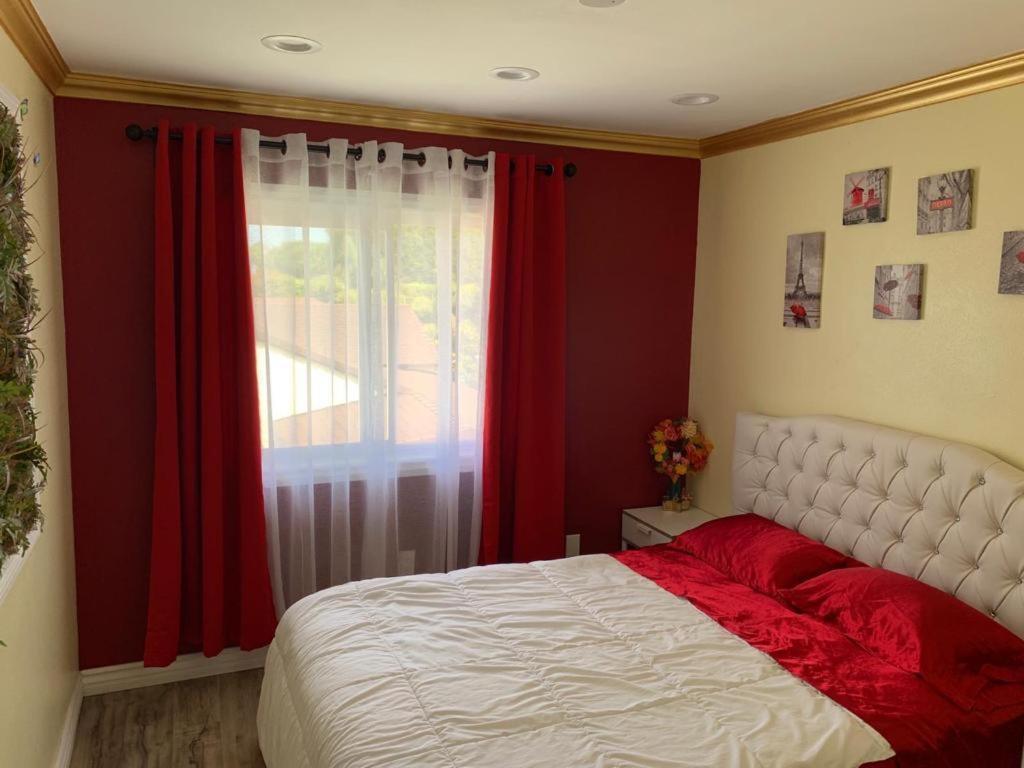 אינגלווד Lax Guest House מראה חיצוני תמונה