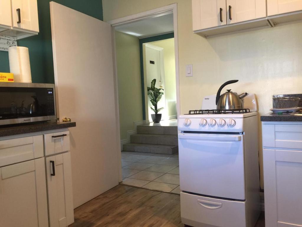 אינגלווד Lax Guest House מראה חיצוני תמונה