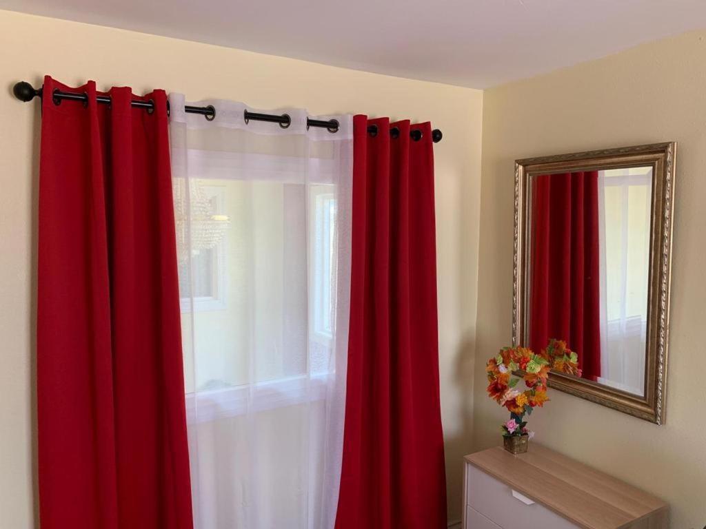 אינגלווד Lax Guest House מראה חיצוני תמונה